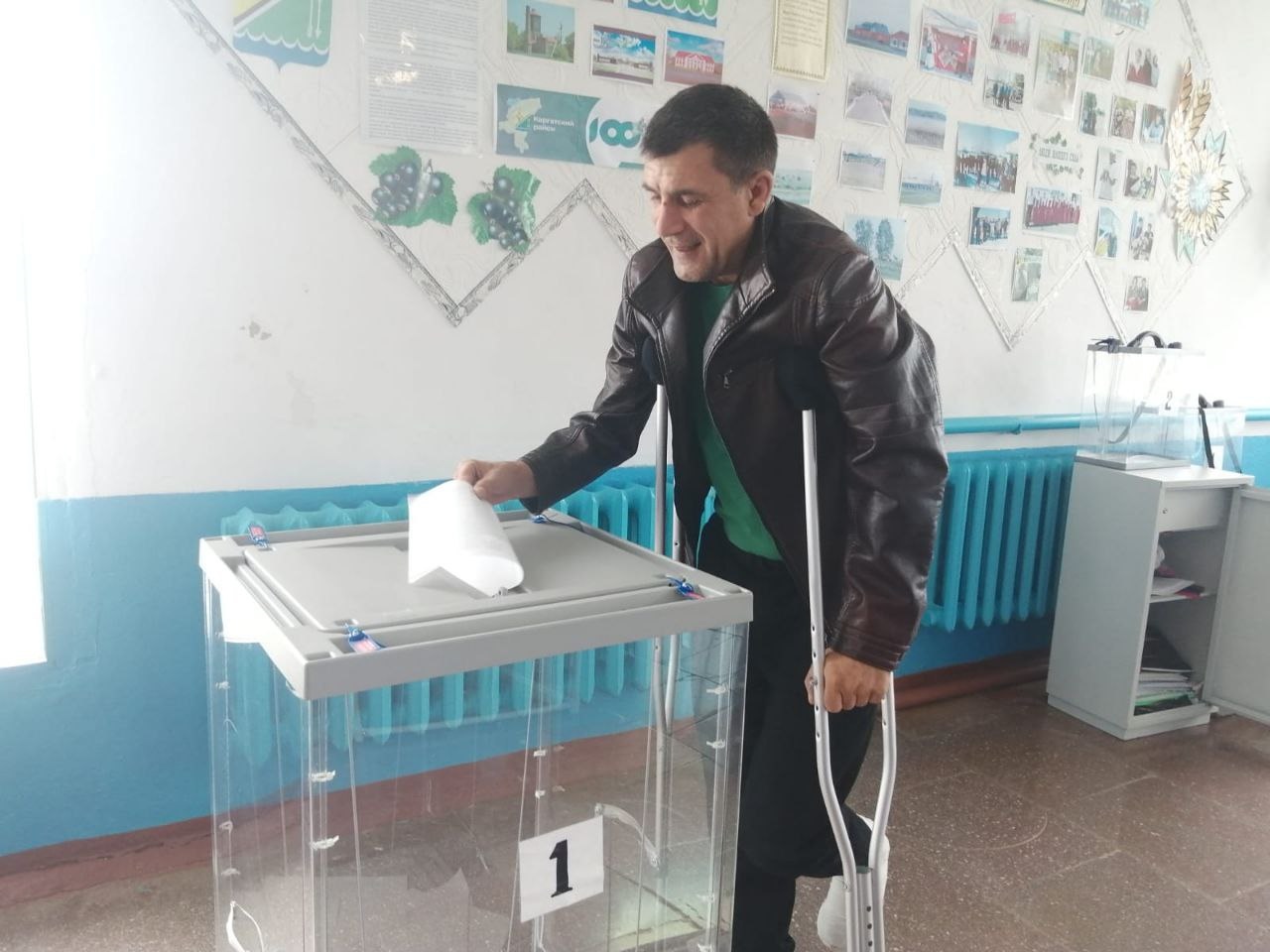 11_kargatskiy_rayon._uik_395_golosuet_uchastnik_svo_rogov_i._s._paren_nahoditsya_v_otpuske_po_raneniyu.jpg