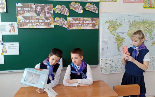 В Чумаковской школе-интернат Куйбышевского района прошли выборы правителя сказочной страны